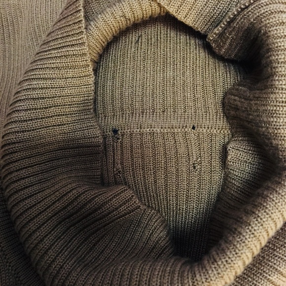 Turtleneck Sweater Beaded Golden Mustard Large - Picture 6 of 8